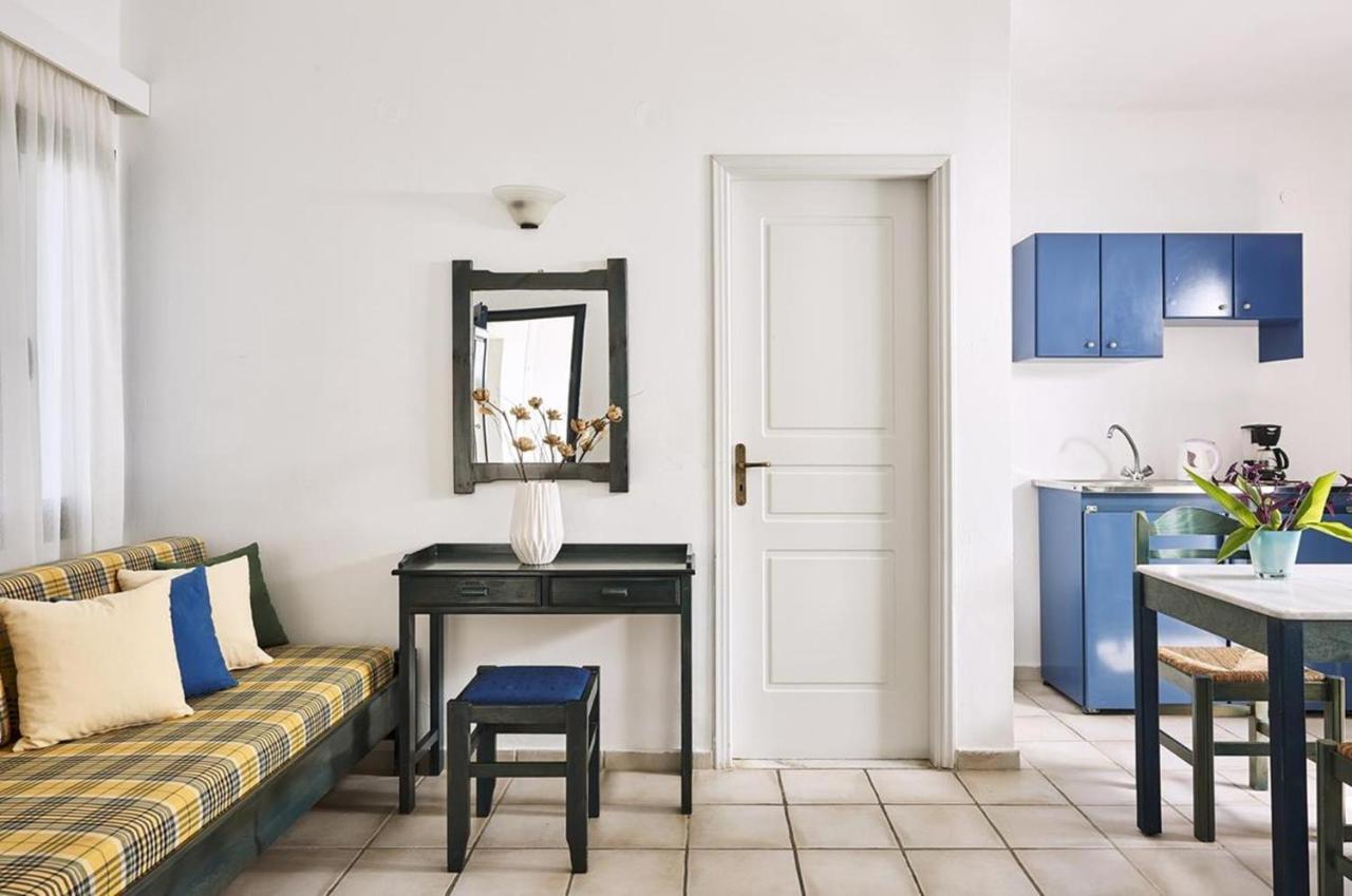 Eva Suites & Apartments Agia Marina  Екстер'єр фото